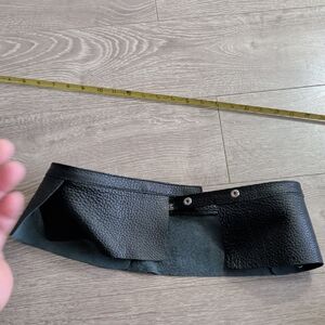 Black Leather Women's Belt